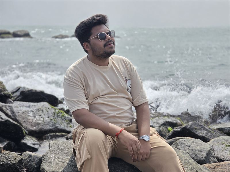 Dhruv, Co-founder